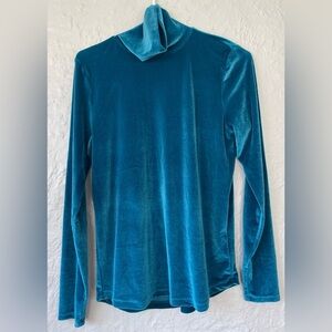 Kisca by Komarov stretchy plush velvety turtleneck sweater top, spandex; size S